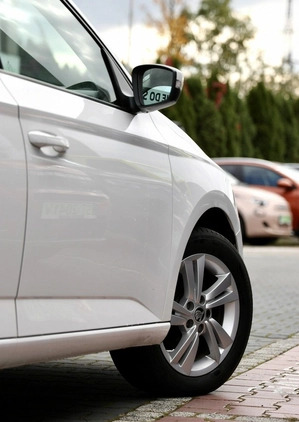 Skoda Fabia cena 46900 przebieg: 96030, rok produkcji 2020 z Sandomierz małe 301